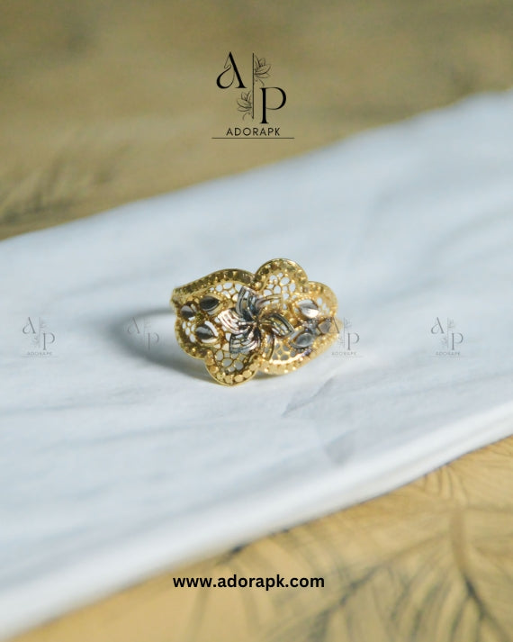 Elegance Gold Filigree Floral Ring